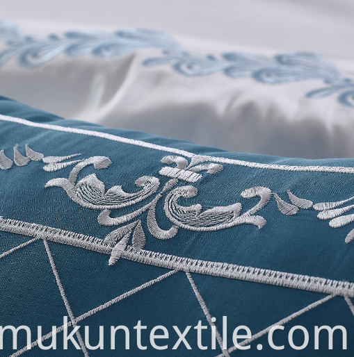  Cotton Embroidery Bedding Set